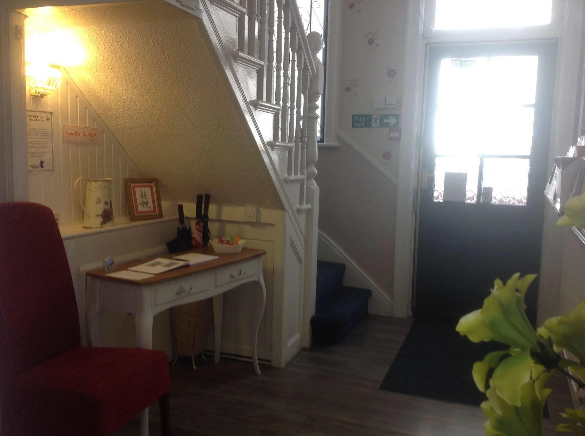 Cleasewood Guest House Great Yarmouth Exterior foto